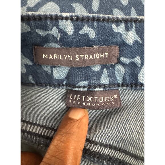 NYDJ 14 Blue Animal Print Maryland Straight Jeans Lift Tuck Technology - Picture 7 of 9